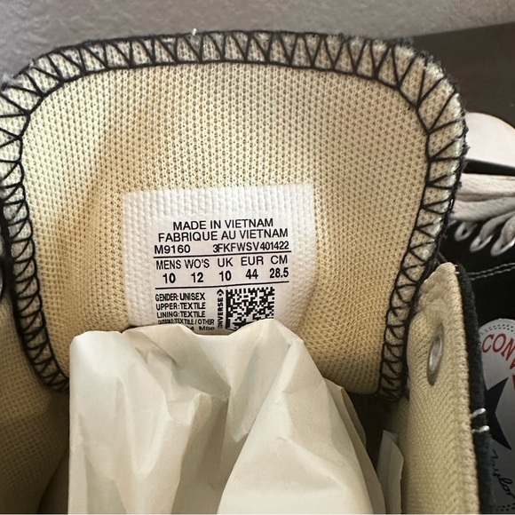 Converse Chuck Taylor Hi Tops (Men’s Size 10) Excellent Used Condition - Picture 2 of 6